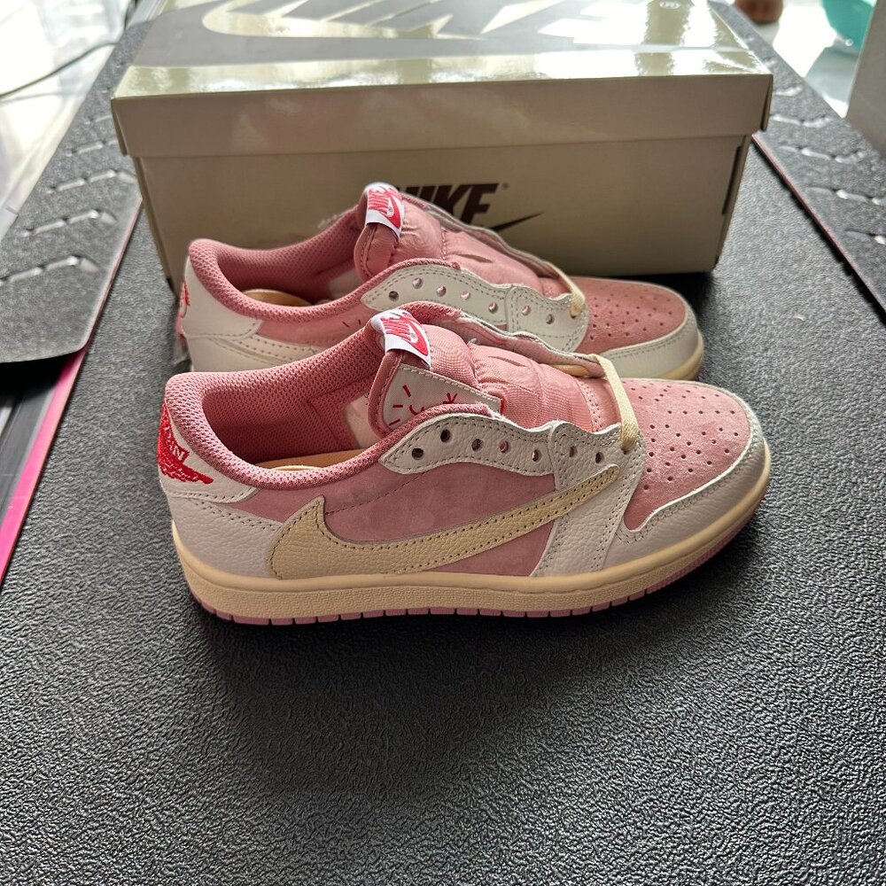 New Travis Scott x Nike Air Jordan 1 Low Pink Sneakers
